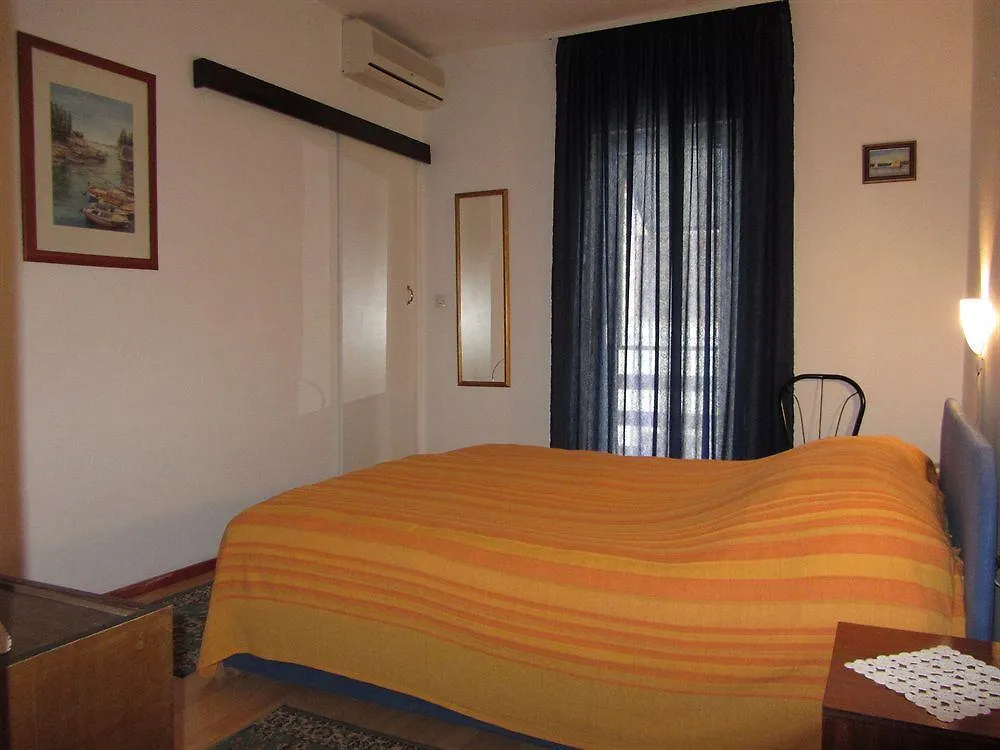 Villa Vilma Sukošan Maison d'hôtes