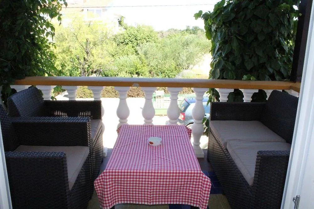 Villa Vilma Sukošan 3*,  Croácia